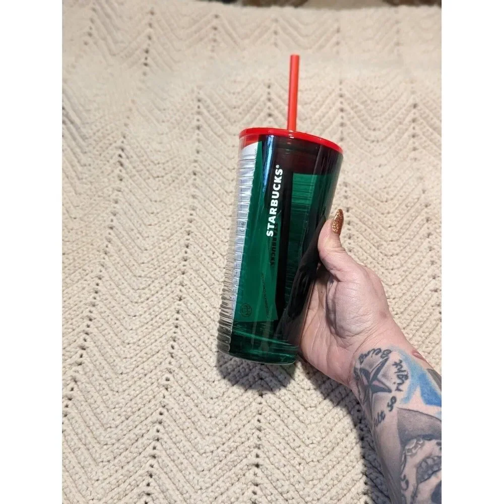 Starbucks Holiday 2021 Clear Ribbed & Green Glass 18 oz‎  Tumbler Cup NWT